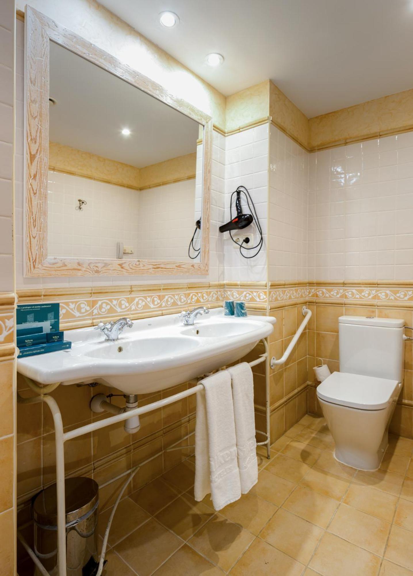 Hotel Silken De 4*