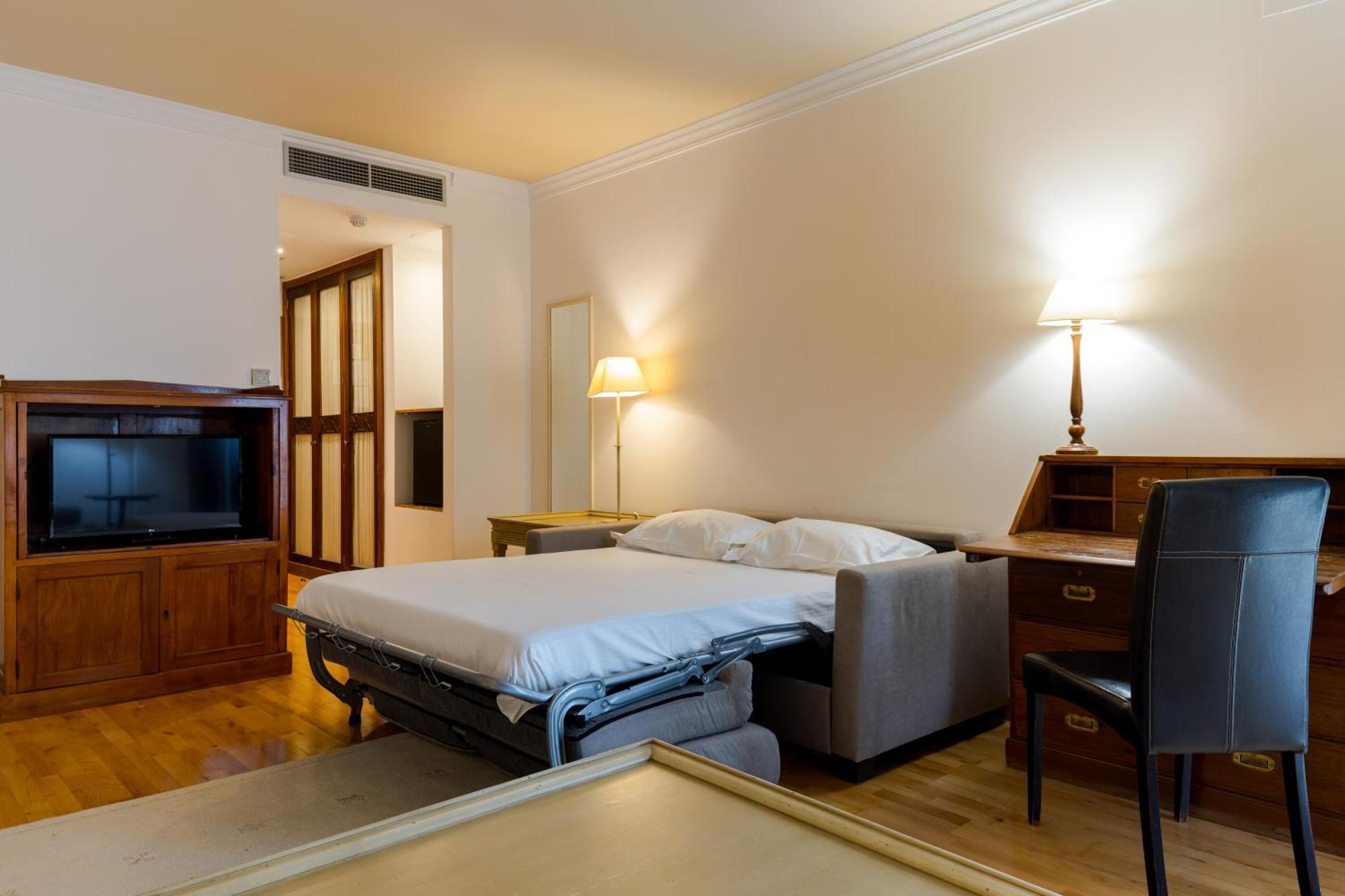 Silken De 4* La Guardia